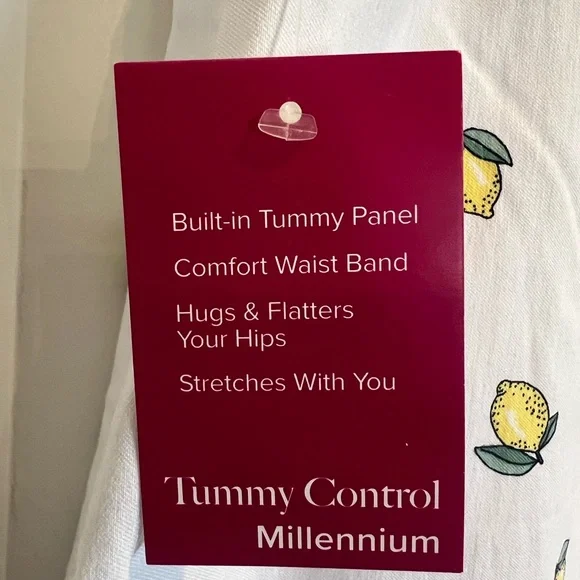 Kim Rogers NWT classics resort casual lemon print tummy control skort 20W - Picture 3 of 5